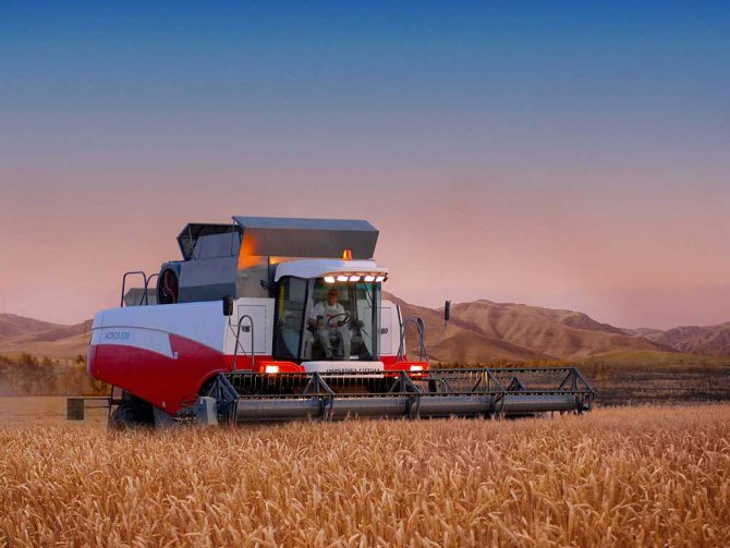 Combine harvester Akros 580, technical characteristics