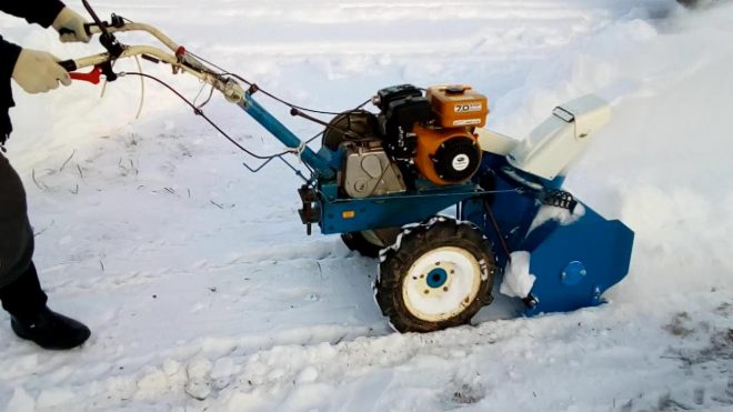 Мотоблок Нева МБ-2 со снегоуборщиком