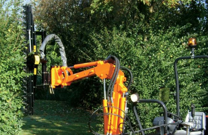 Attachments - Brushcutter on a boom