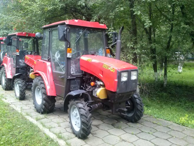Tractor Belarus MTZ 320.4