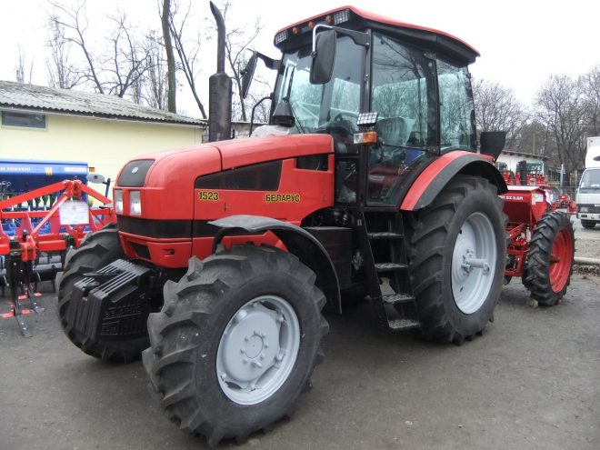 Tractor MTZ-1523
