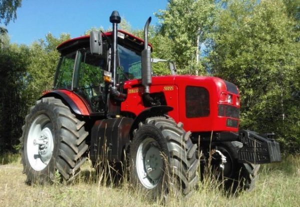 Transmission, steering and brake control of the MTZ-2022 tractor
